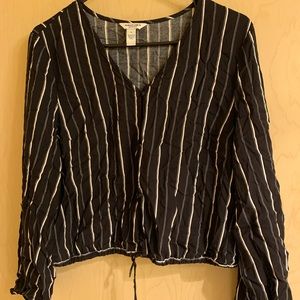 Long sleeve semi cropped blouse